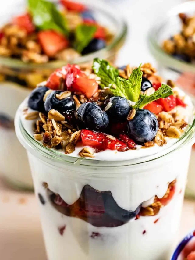 Greek-Yogurt-Parfait-Recipe